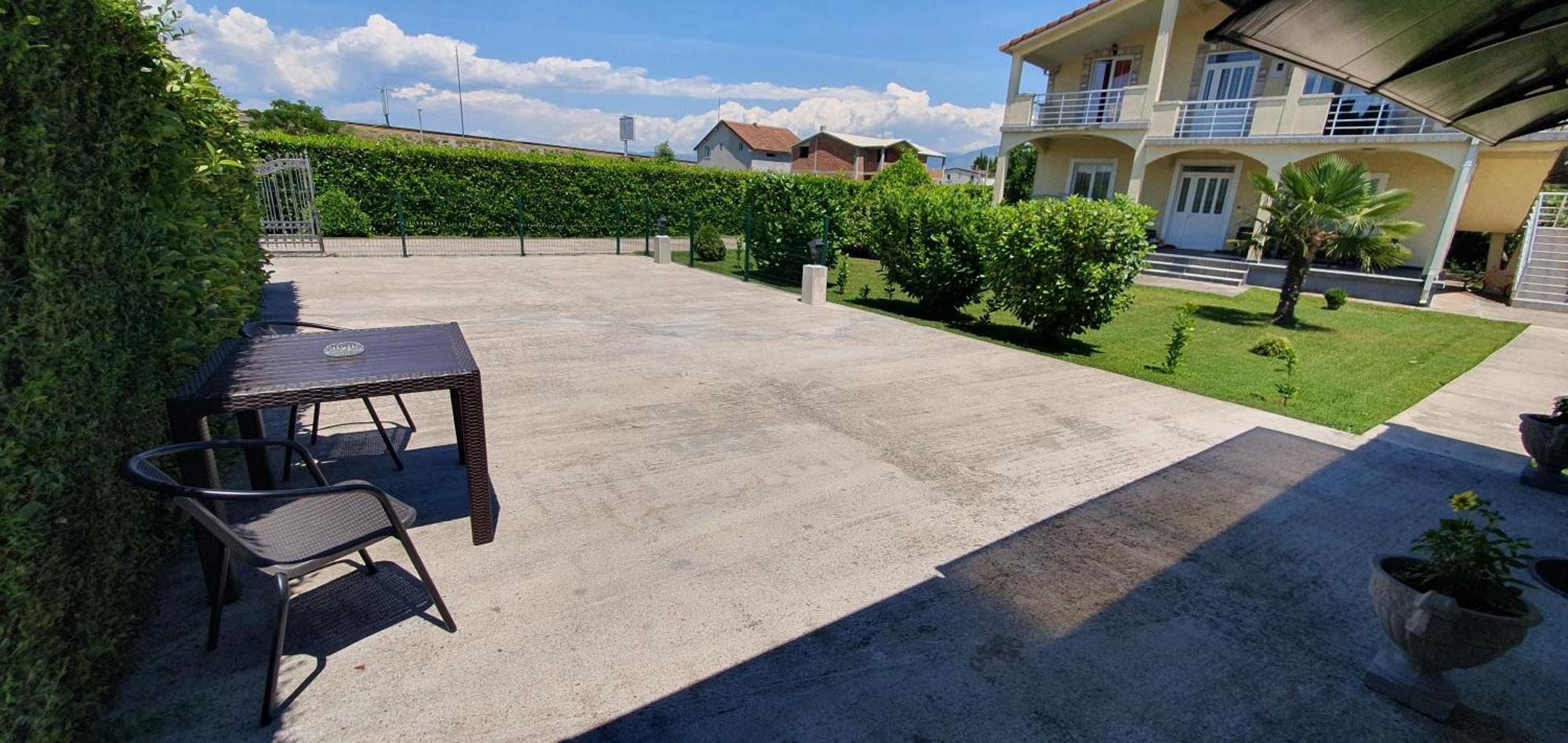 Cozzy Apartment Near The Aiport Podgorica Mitrovici  Екстериор снимка