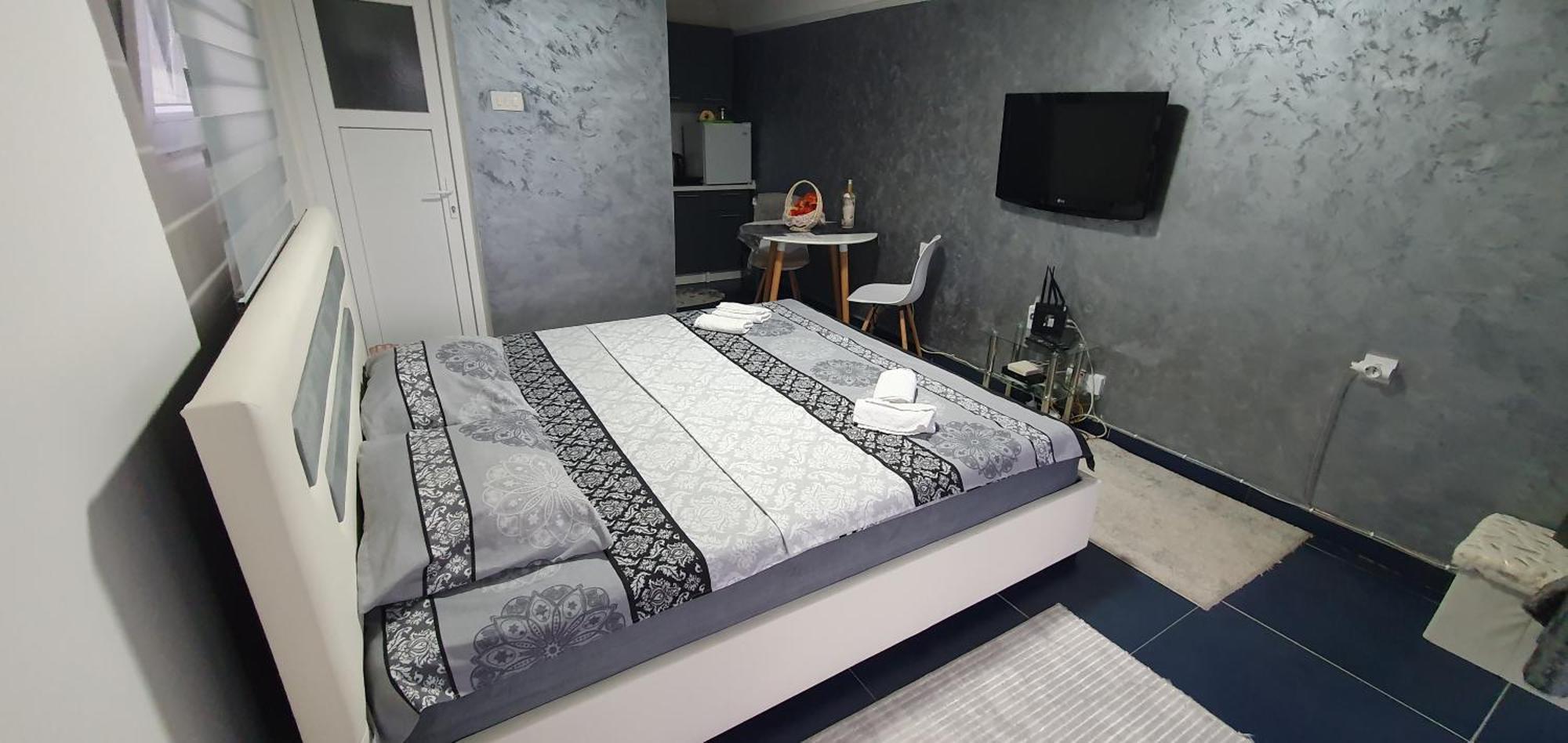 Cozzy Apartment Near The Aiport Podgorica Mitrovici  Екстериор снимка