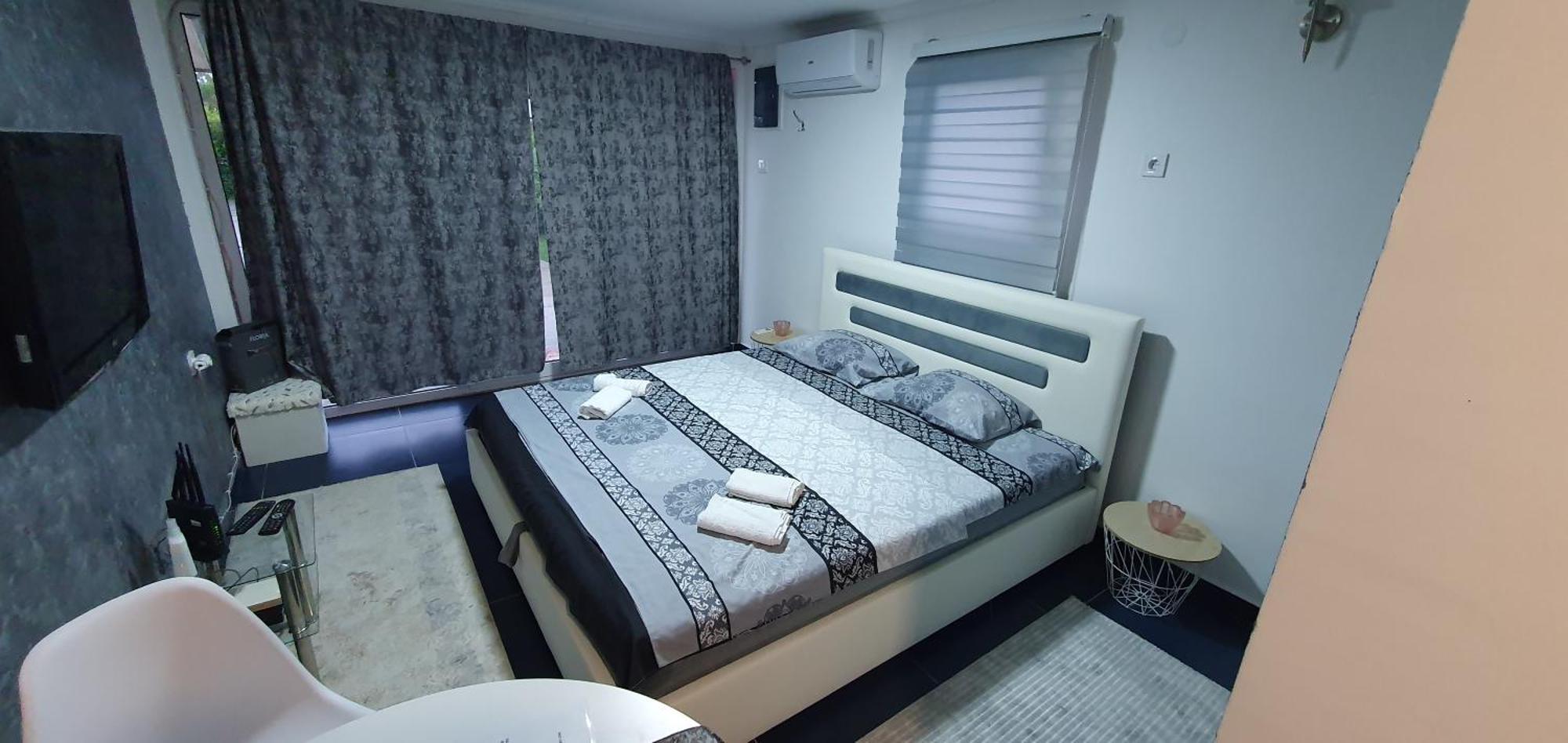 Cozzy Apartment Near The Aiport Podgorica Mitrovici  Екстериор снимка